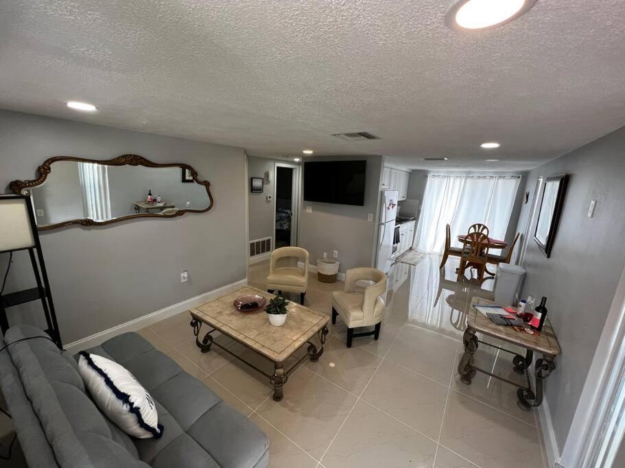 Comfy 2 Bedroom * Port Richey