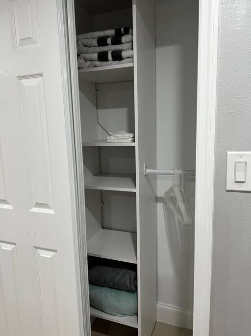 Comfy 2 Bedroom Apartment *